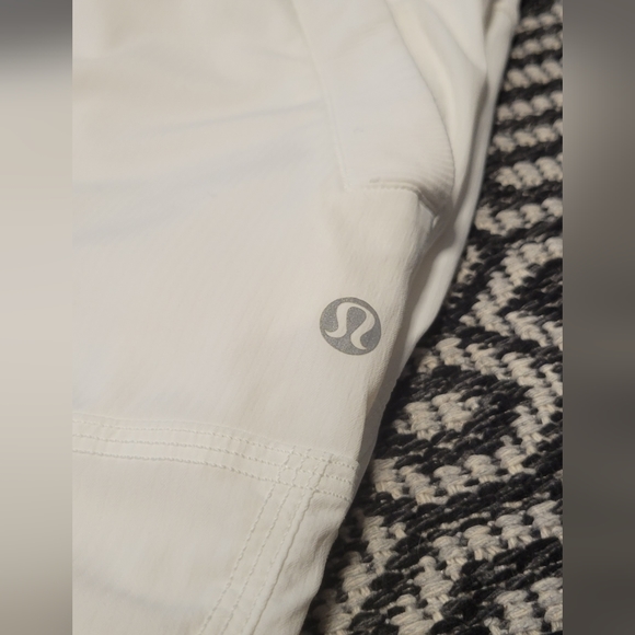 Lululemon Studio Crop Sz4 - Picture 6 of 8